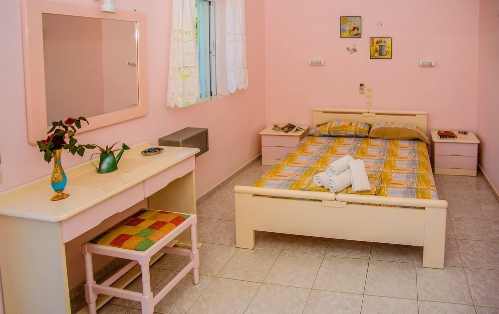 Aloni Studios & Apartments Lassi  Ngoại thất bức ảnh